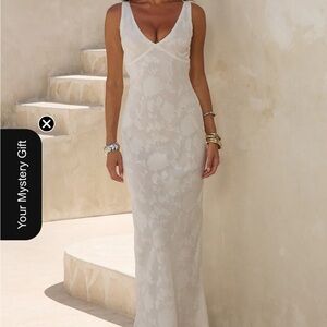 AMARNA MAXI DRESS- white